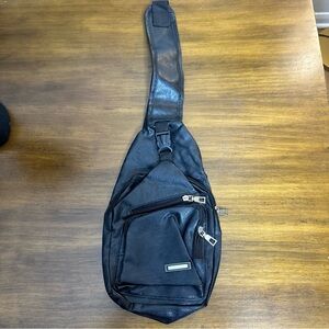 Unisex Black Sling Shoulder Crossbody Big Faux Leather New-USB Charging Port New